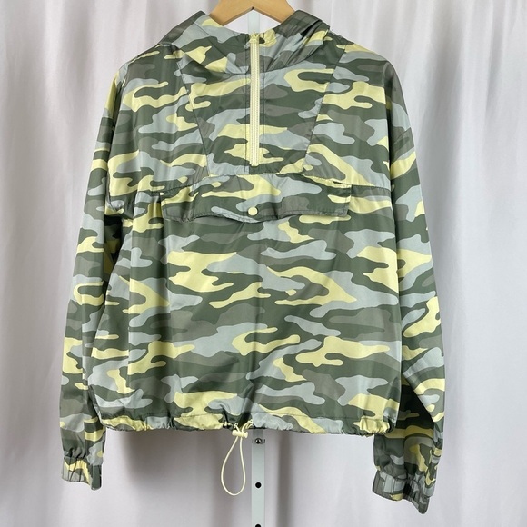 Flirtitude Large Lightweight Camo Windbreaker Pullover Sherpa Hood Outdoor - Picture 1 of 9